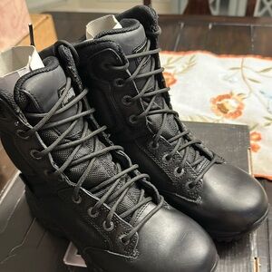 Magnum tactical military boots.